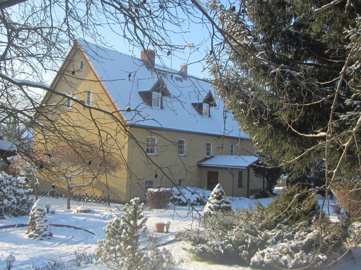 Spacious Holiday Home In Stara Kamienica With Pond Exterior foto